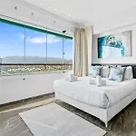 Del Apartment *
